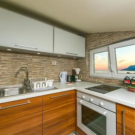 Abuela's Beach House * Brela